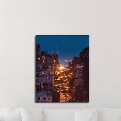 &Lombard Street& by Bruce Getty - Photograph Print on Canvas Latitude Run Size: 22x22 H x 17x22 W x 1.5x22 D SDC7_Y7BNP80